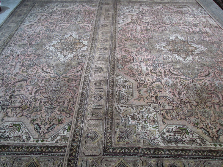 فرش وینتیج صبا دستباف ۹ متری جفت کرم پیازی تبریز نقشه هریس