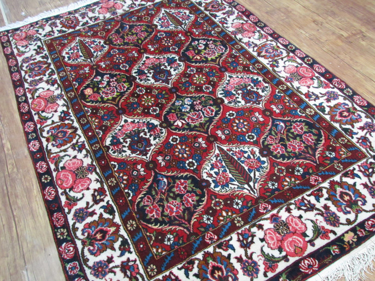 فرش دستباف ۳ متری بختیار نقشه کاجی