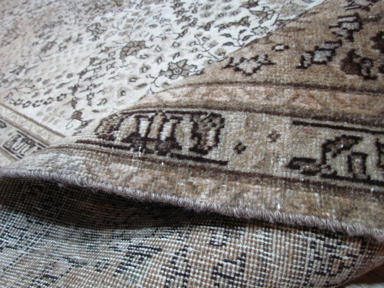 فرش دستباف صبا وینتیج ۶ متری کرم تبریز